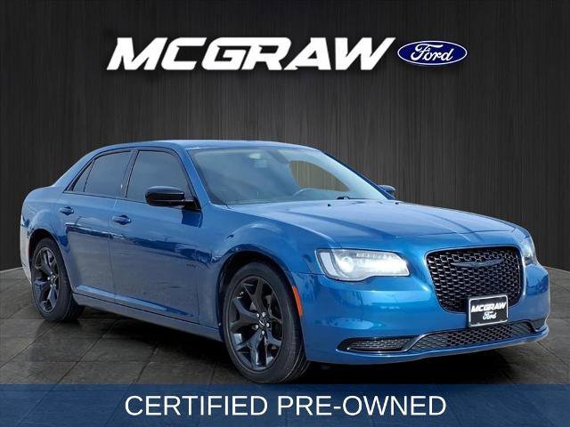 Used 2022 Chrysler 300 Touring w/ Sport Appearance Package image 6