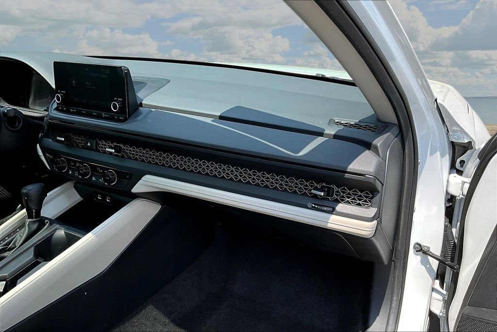Used 2023 Honda Accord EX image 27