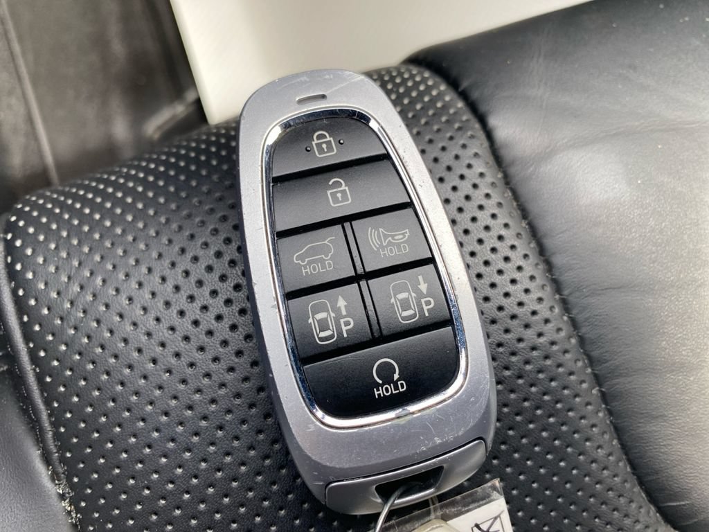 Used 2021 Hyundai Santa Fe Calligraphy AWD/4WD image 26