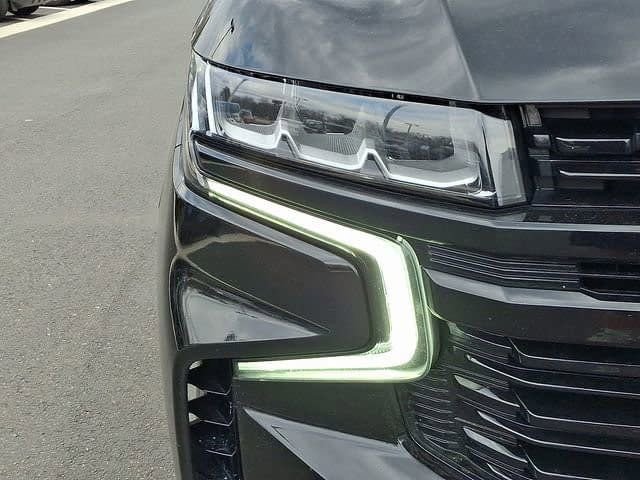 Used 2023 Chevrolet Suburban RST w/ Sport Performance Package image 9