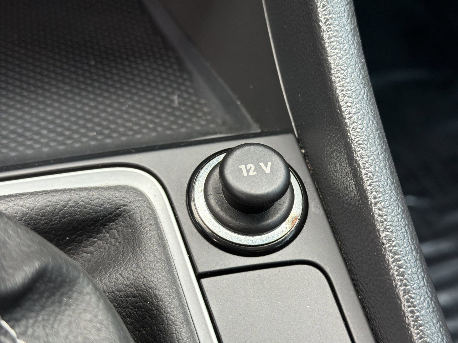 Used 2024 Volkswagen Jetta SE w/ Panoramic Sunroof Package image 15