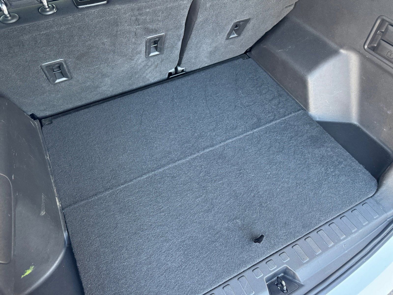 Used 2020 GMC Terrain SLE image 16