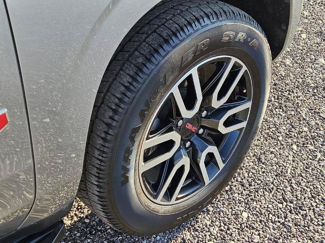 Used 2024 GMC Yukon XL AT4 w/ Technology Package AWD/4WD image 7