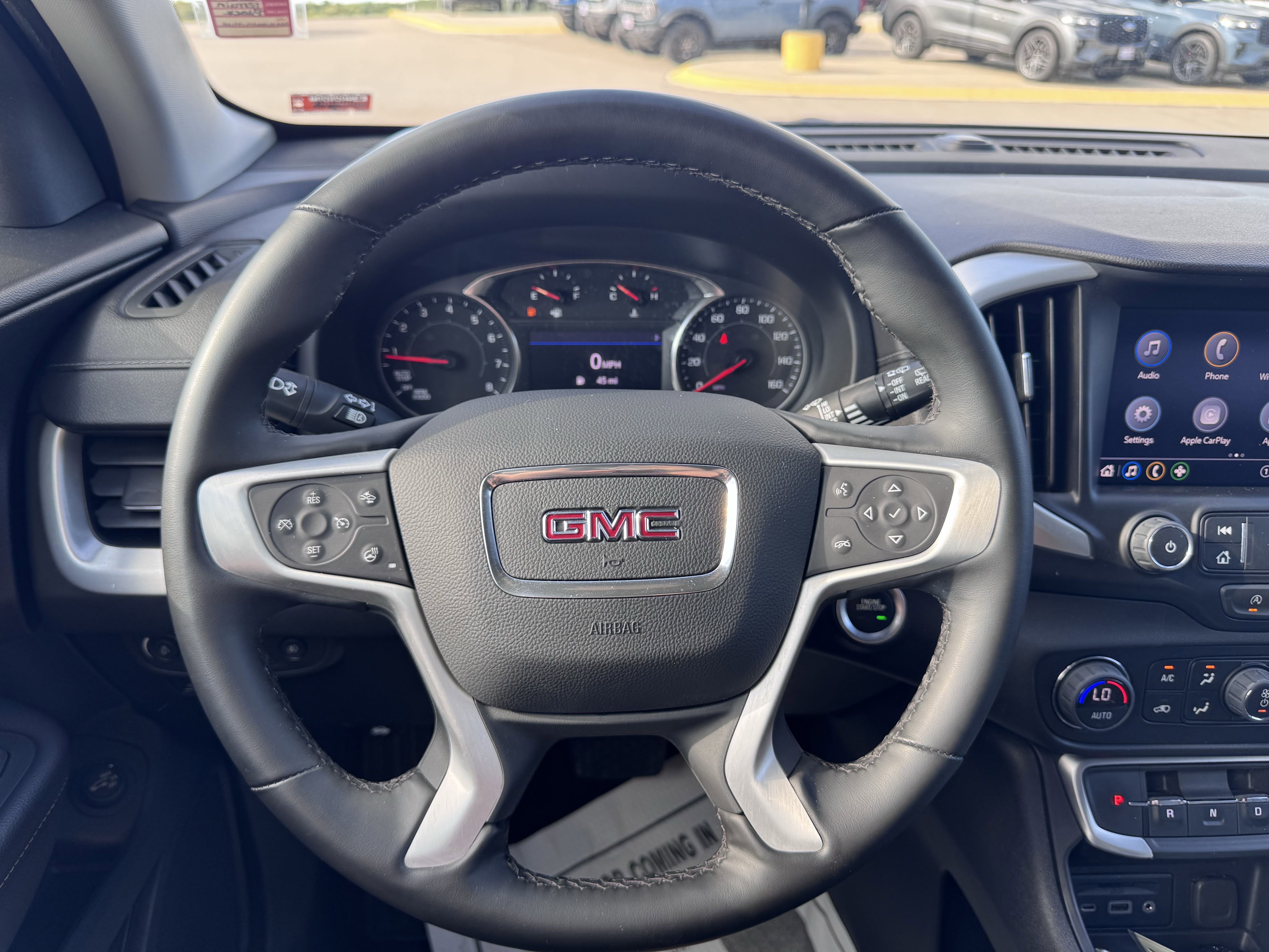 Used 2023 GMC Terrain SLT image 12