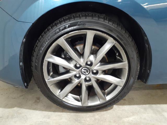 Used 2018 MAZDA MAZDA3 Touring image 18