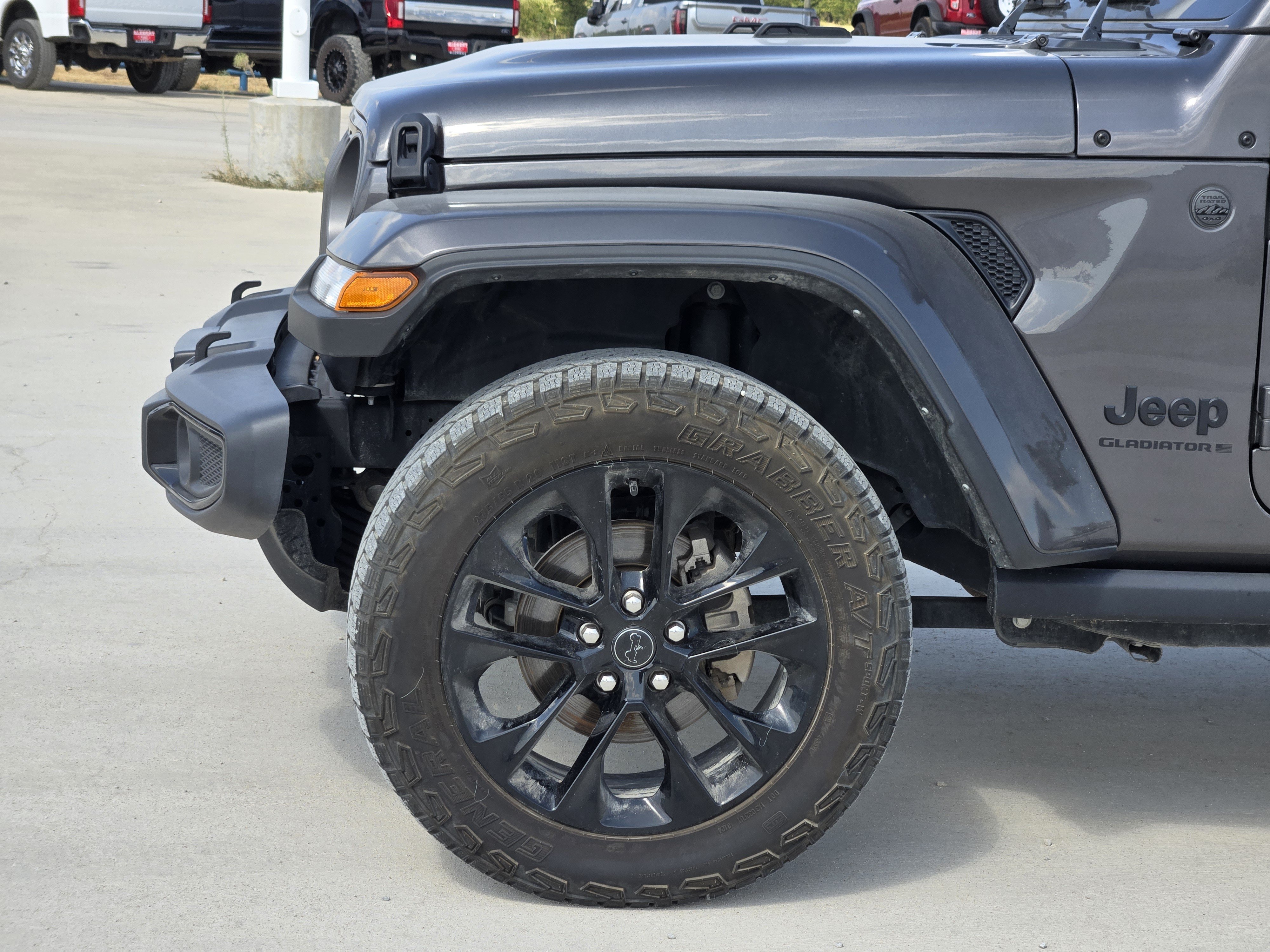 Used 2025 Jeep Gladiator Sport AWD/4WD image 8
