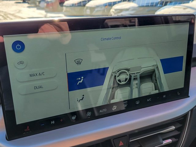 Certified 2025 Ford Escape Platinum image 19