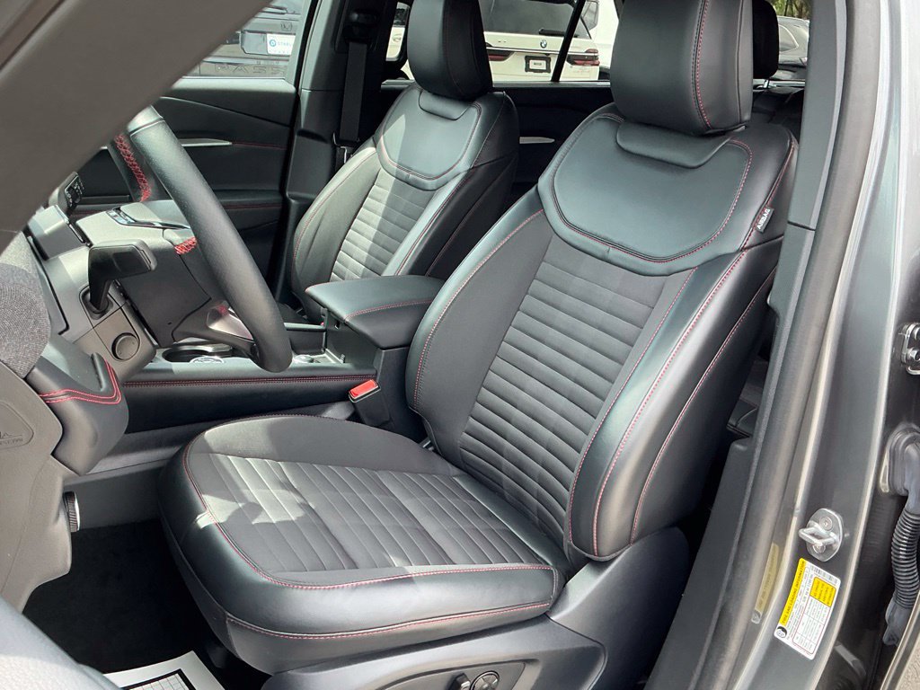 Certified 2025 Ford Explorer ST-Line w/ Premium Package RWD image 27