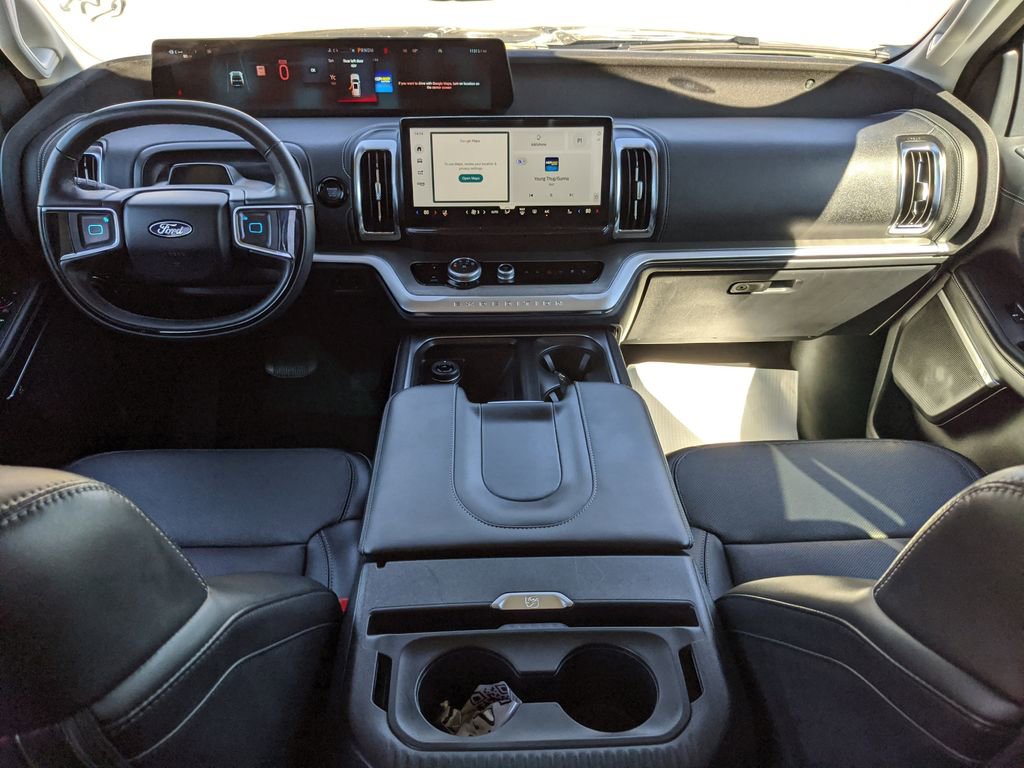 Certified 2025 Ford Expedition Platinum image 17