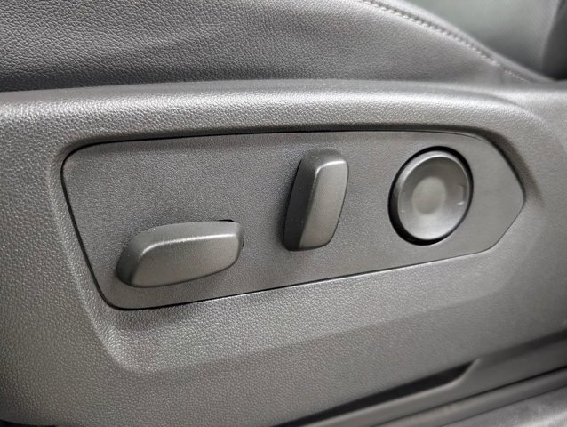 Used 2025 Chevrolet Silverado 1500 LTZ image 13