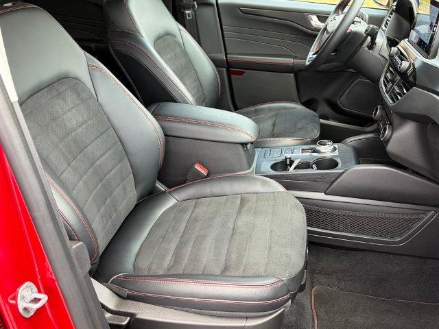 Certified 2022 Ford Escape SEL w/ SEL Stealth AWD Package image 19