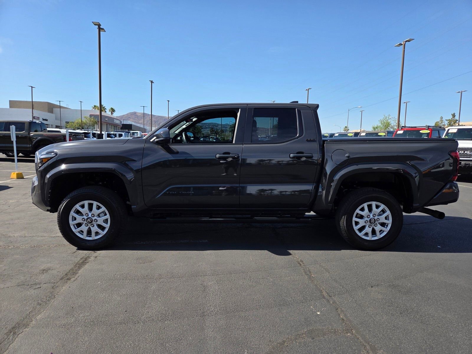 Used 2025 Toyota Tacoma SR5 AWD/4WD image 3