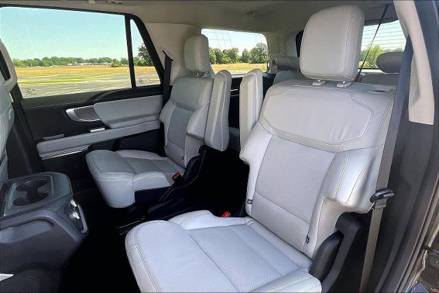 Certified 2025 Ford Expedition Platinum AWD/4WD image 18