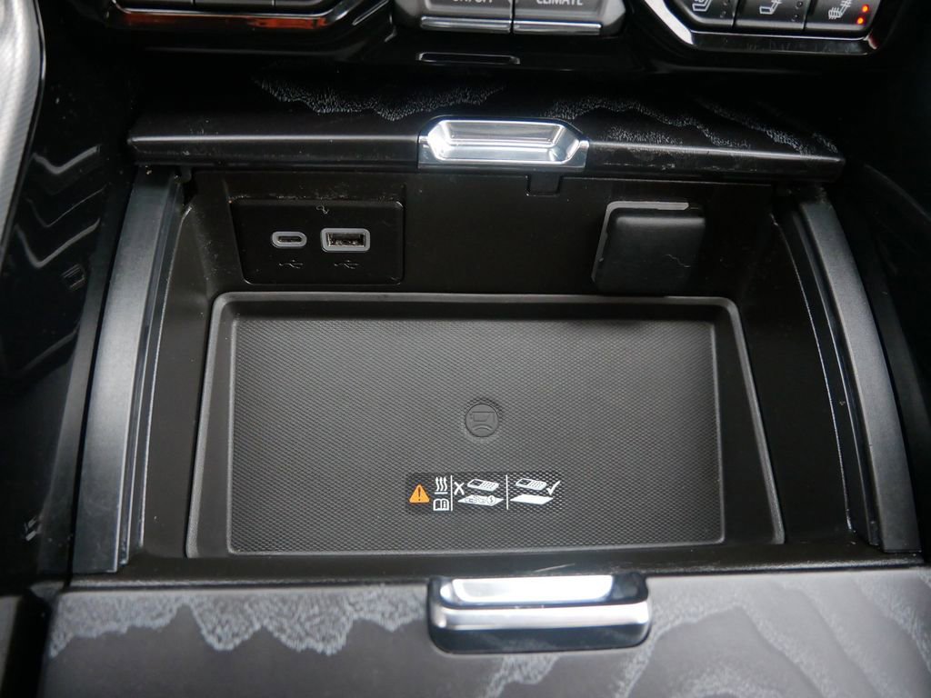 Used 2023 GMC Yukon XL Denali image 24