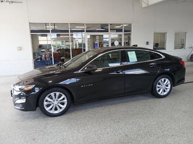Used 2023 Chevrolet Malibu LT image 2