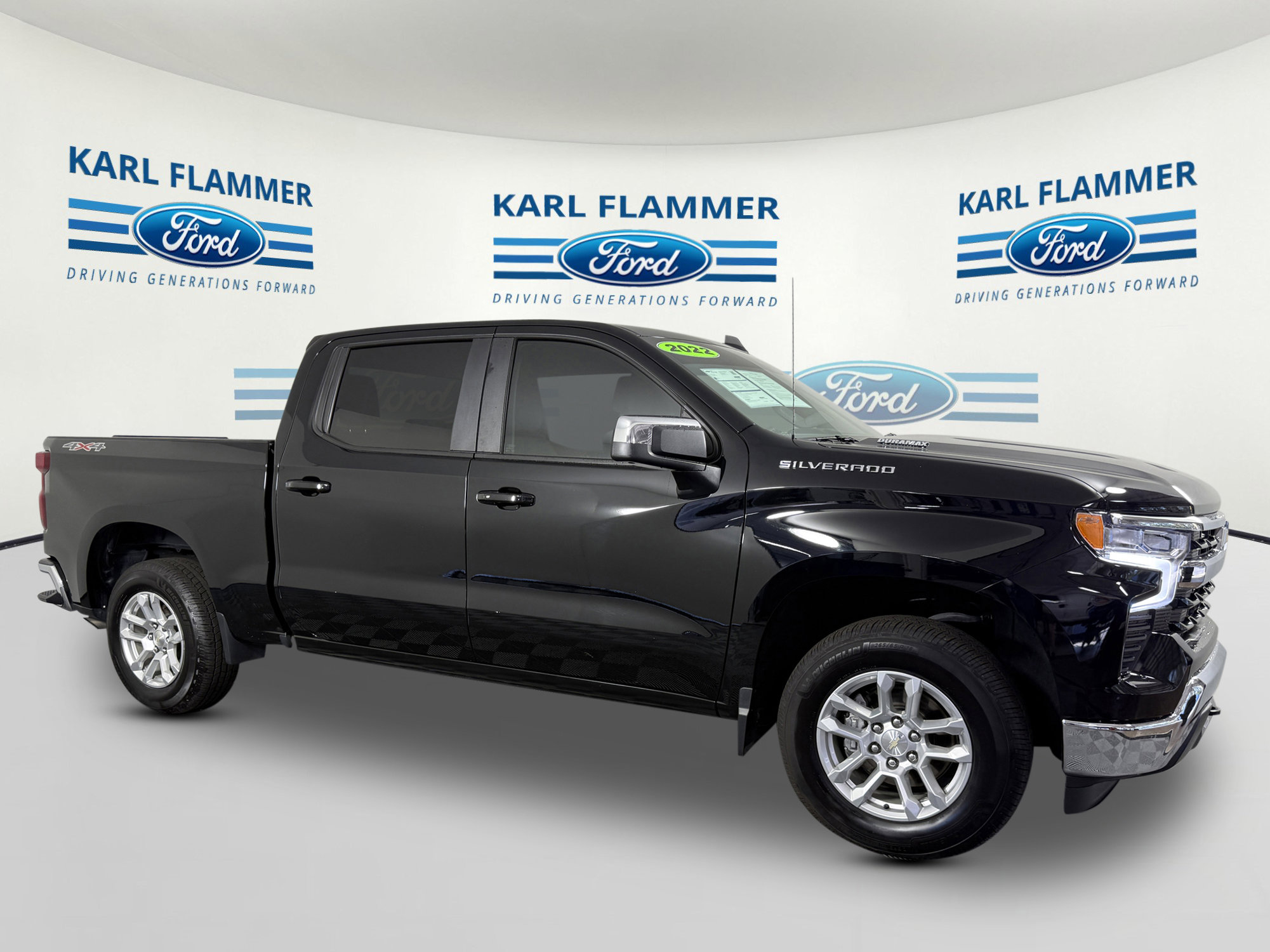 Used 2022 Chevrolet Silverado 1500 LT image 1