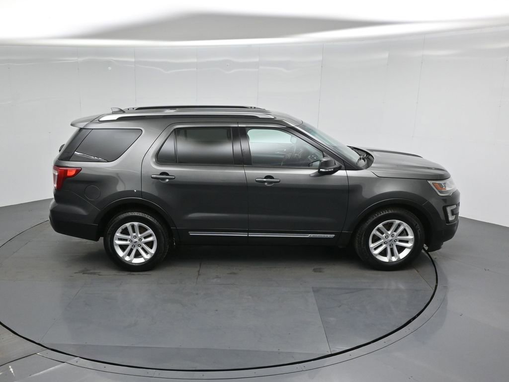 Certified 2017 Ford Explorer XLT w/ Equipment Group 202A image 42