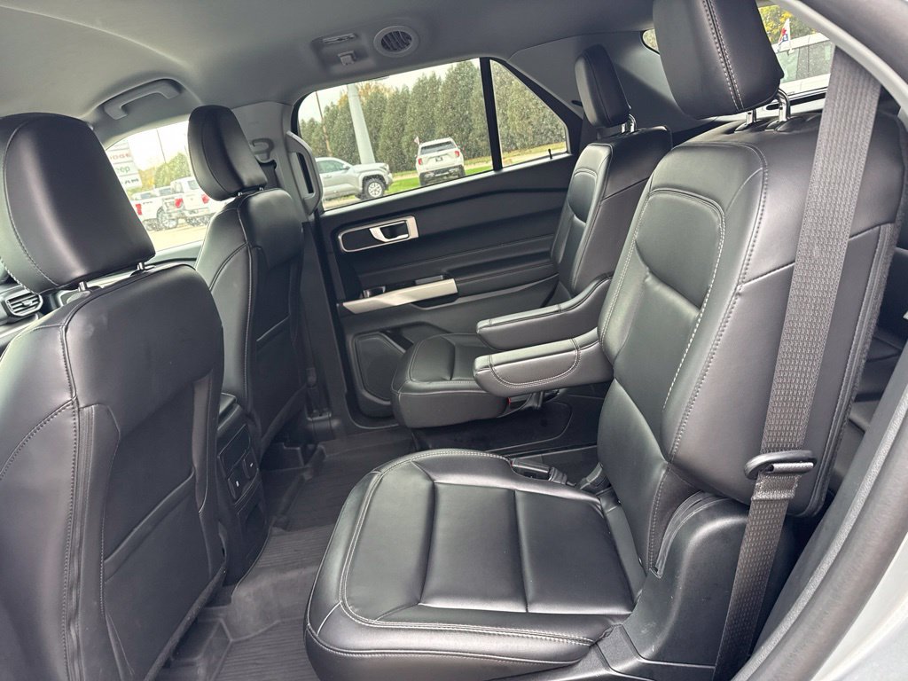 Certified 2024 Ford Explorer XLT w/ Equipment Group 202A AWD/4WD image 22
