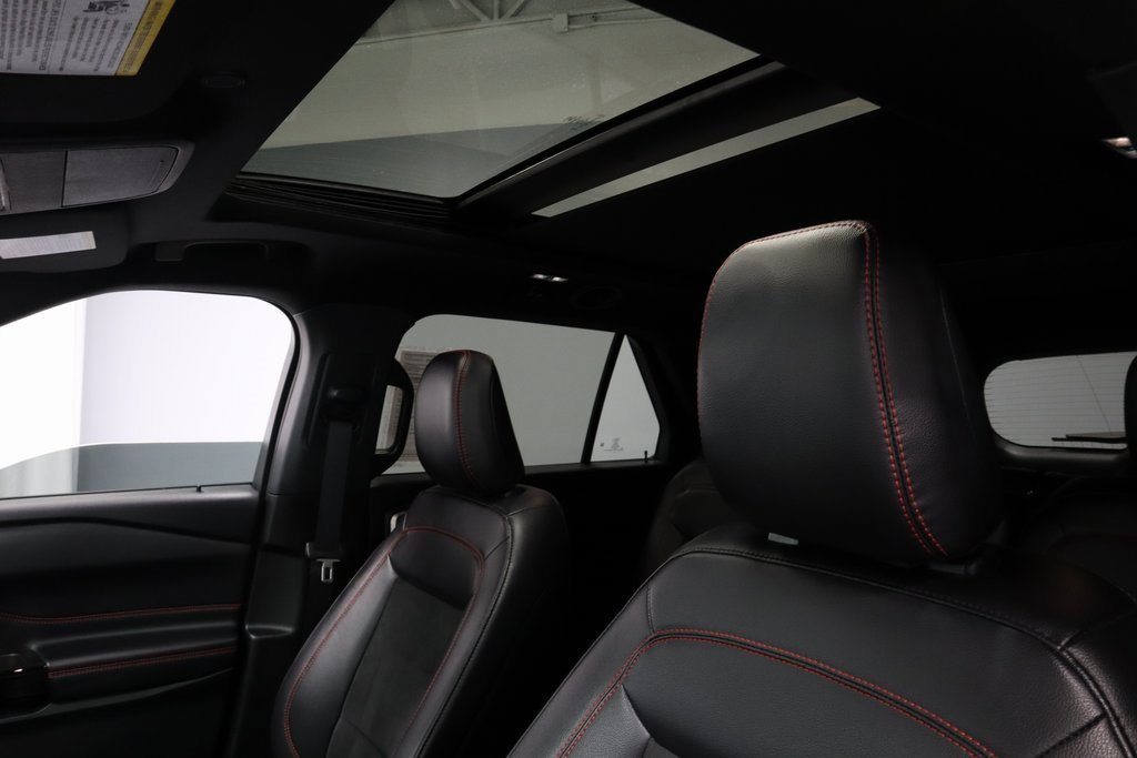 Certified 2024 Ford Explorer ST-Line w/ Class IV Trailer Tow Package image 35