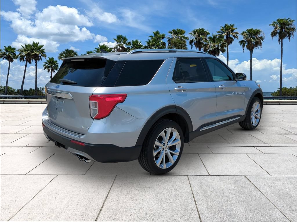 Certified 2022 Ford Explorer Platinum w/ Equipment Group 601A AWD/4WD image 8