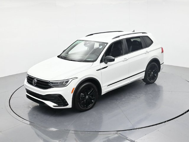 Used 2022 Volkswagen Tiguan SE R-Line FWD image 38