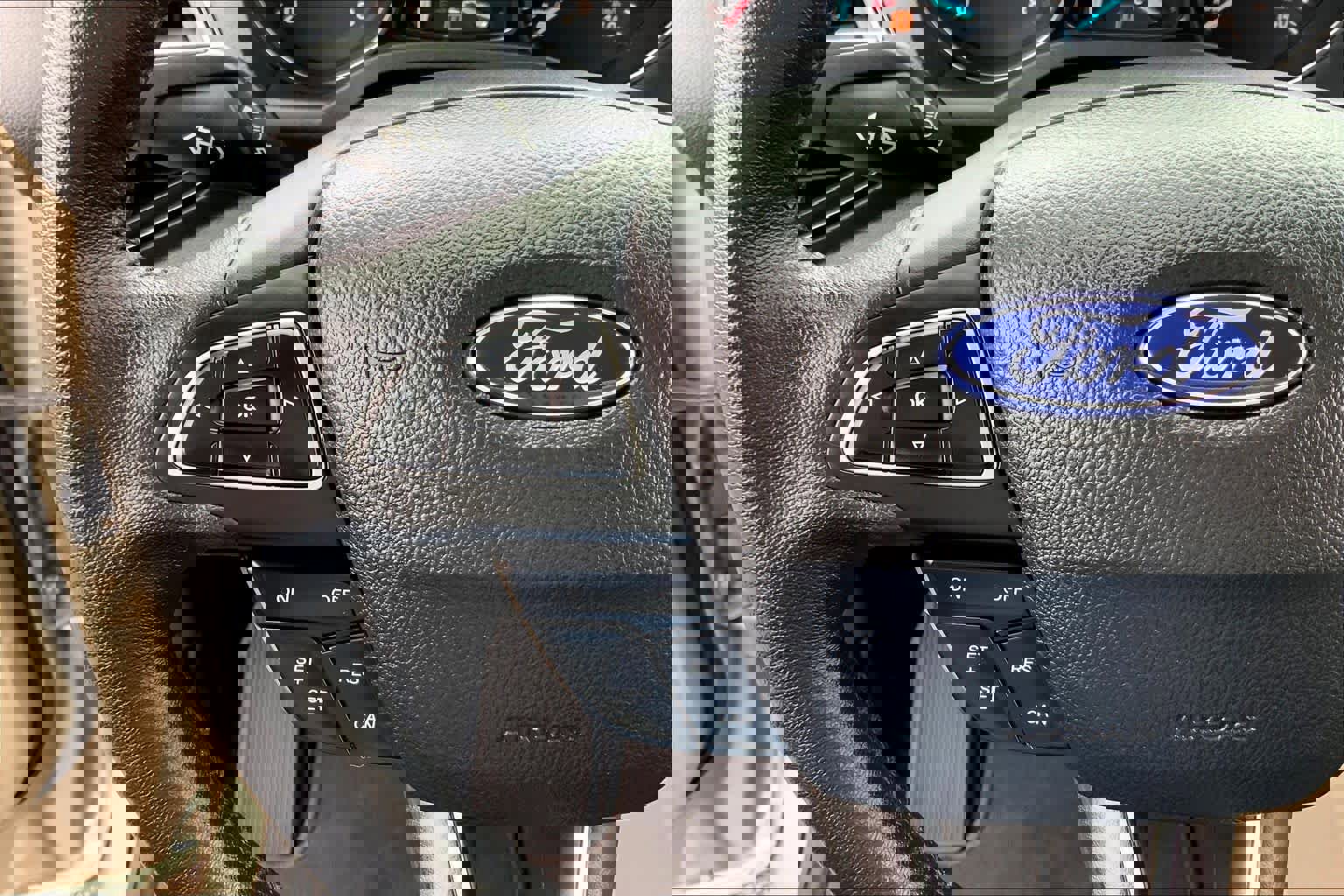 Certified 2018 Ford Escape SE w/ Ford Safe & Smart Package AWD/4WD image 20