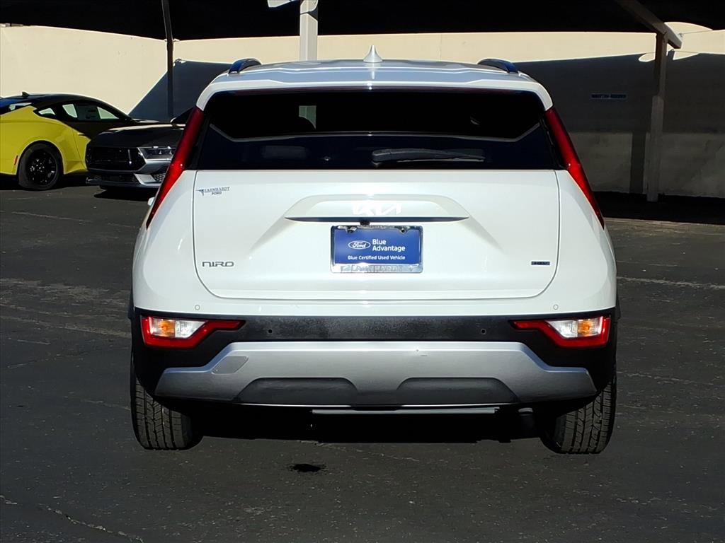 Used 2023 Kia Niro EX image 5
