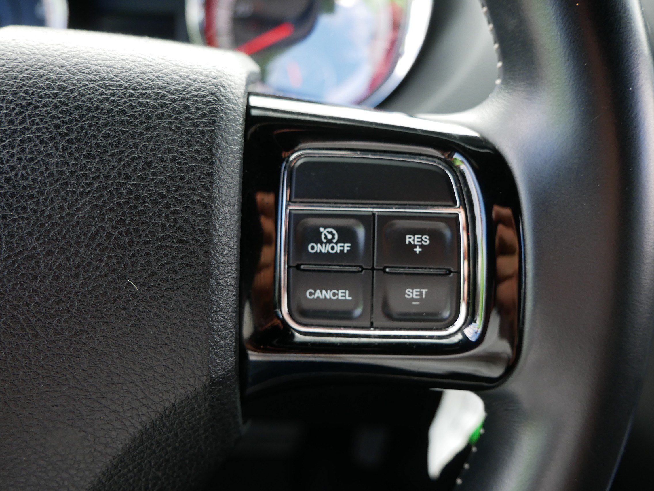 Used 2018 Dodge Grand Caravan SE FWD image 28