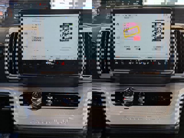 Certified 2025 Ford Expedition Active image 18