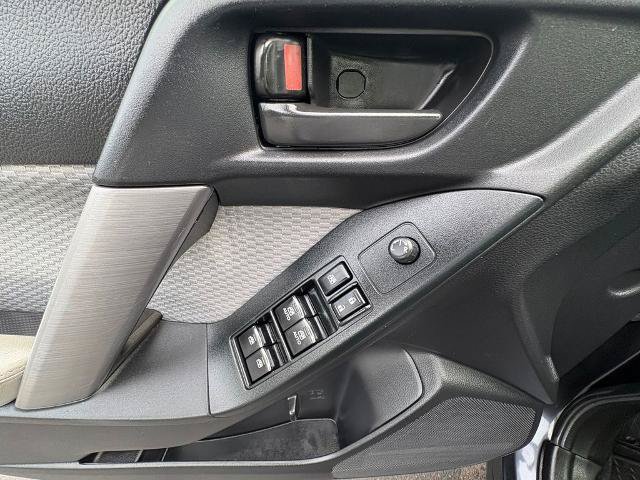 Used 2017 Subaru Forester 2.5i Premium AWD/4WD image 19
