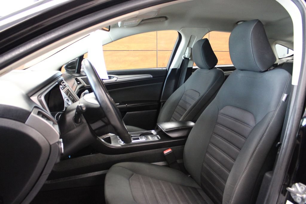 Certified 2020 Ford Fusion SE FWD image 17