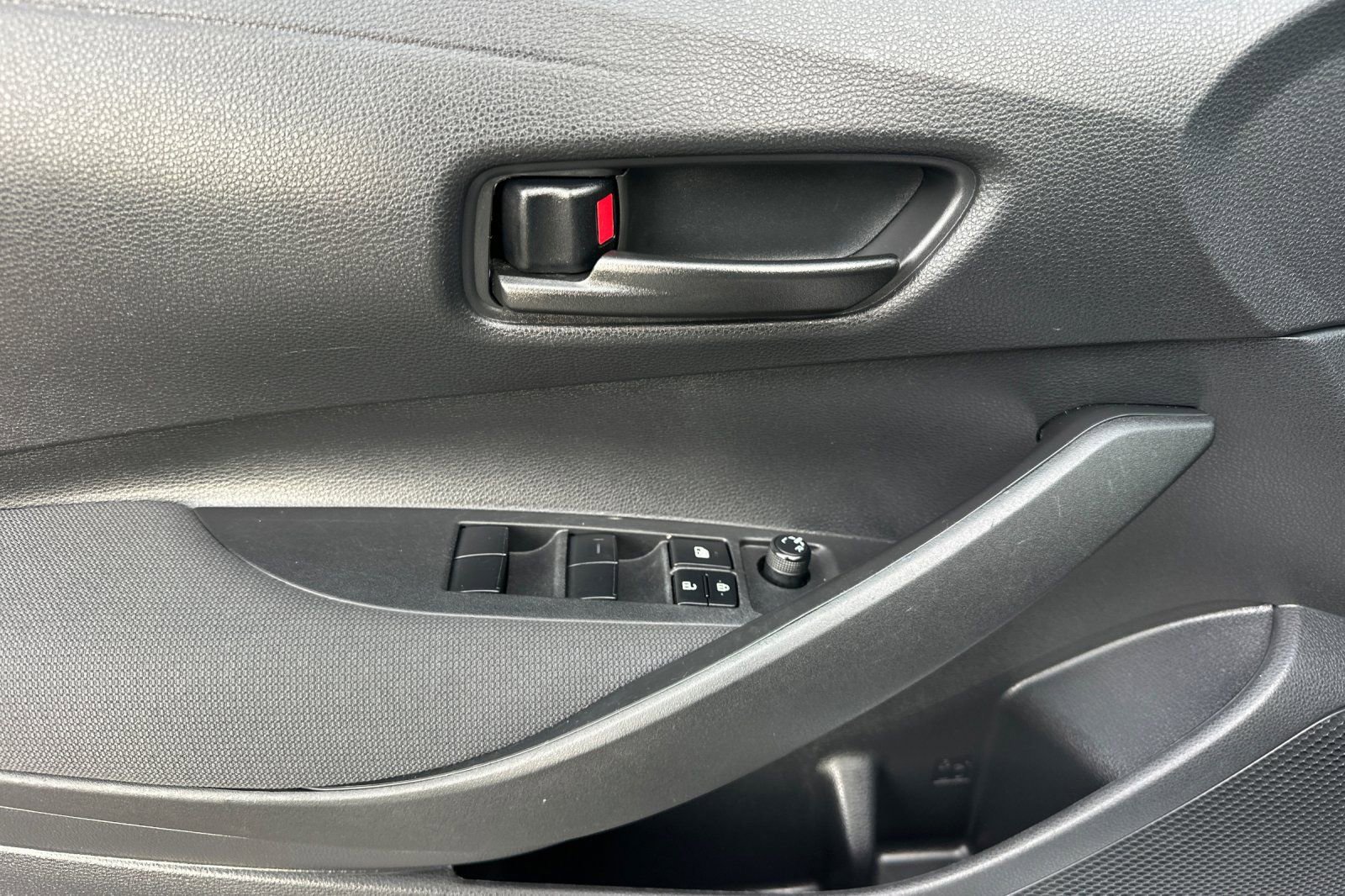 Used 2023 Toyota Corolla LE FWD image 8