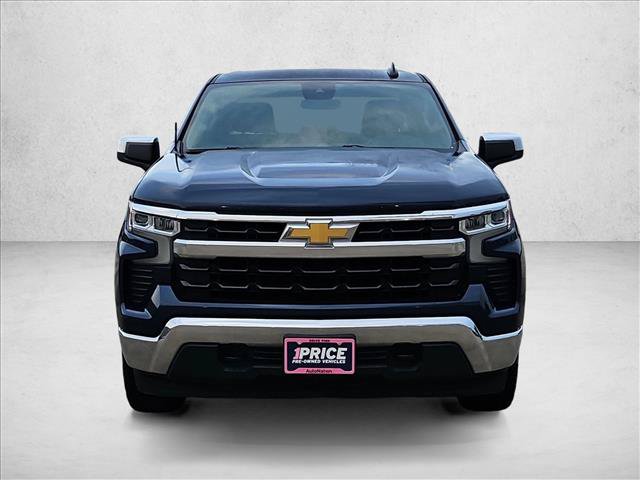 Used 2022 Chevrolet Silverado 1500 LT AWD/4WD image 2