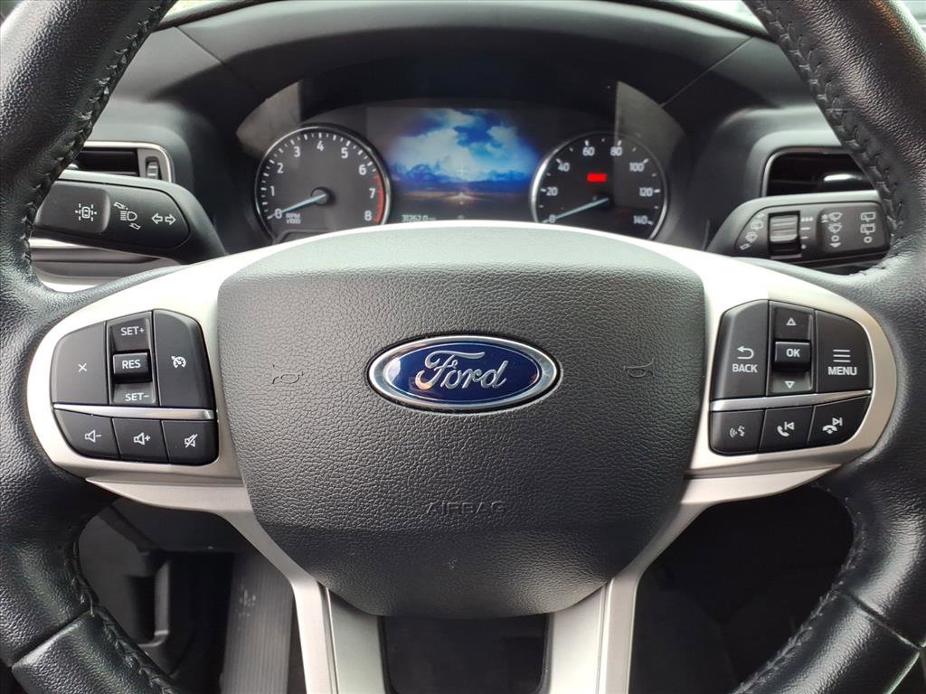 Certified 2022 Ford Explorer XLT w/ Equipment Group 202A image 18