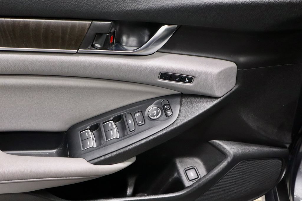 Used 2020 Honda Accord Touring image 23