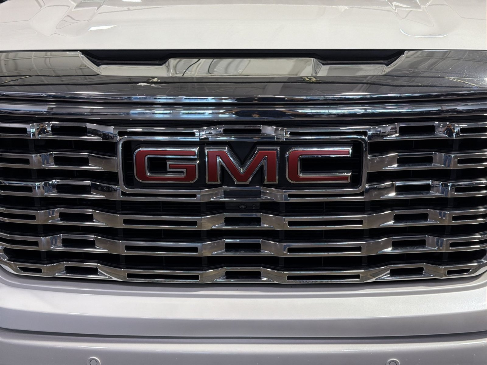 Used 2025 GMC Sierra 1500 Denali w/ Denali Reserve Package AWD/4WD image 12