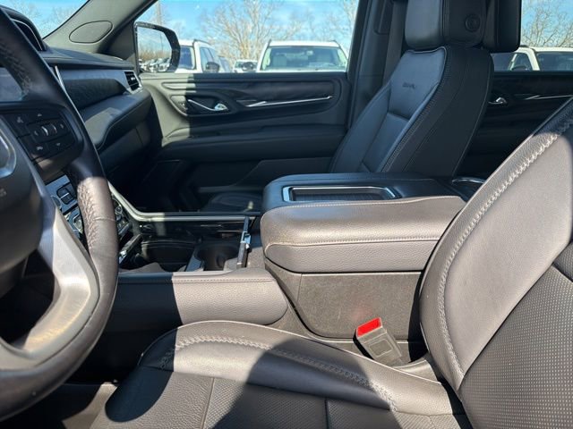 Used 2023 GMC Yukon XL Denali w/ Denali Reserve Package image 10