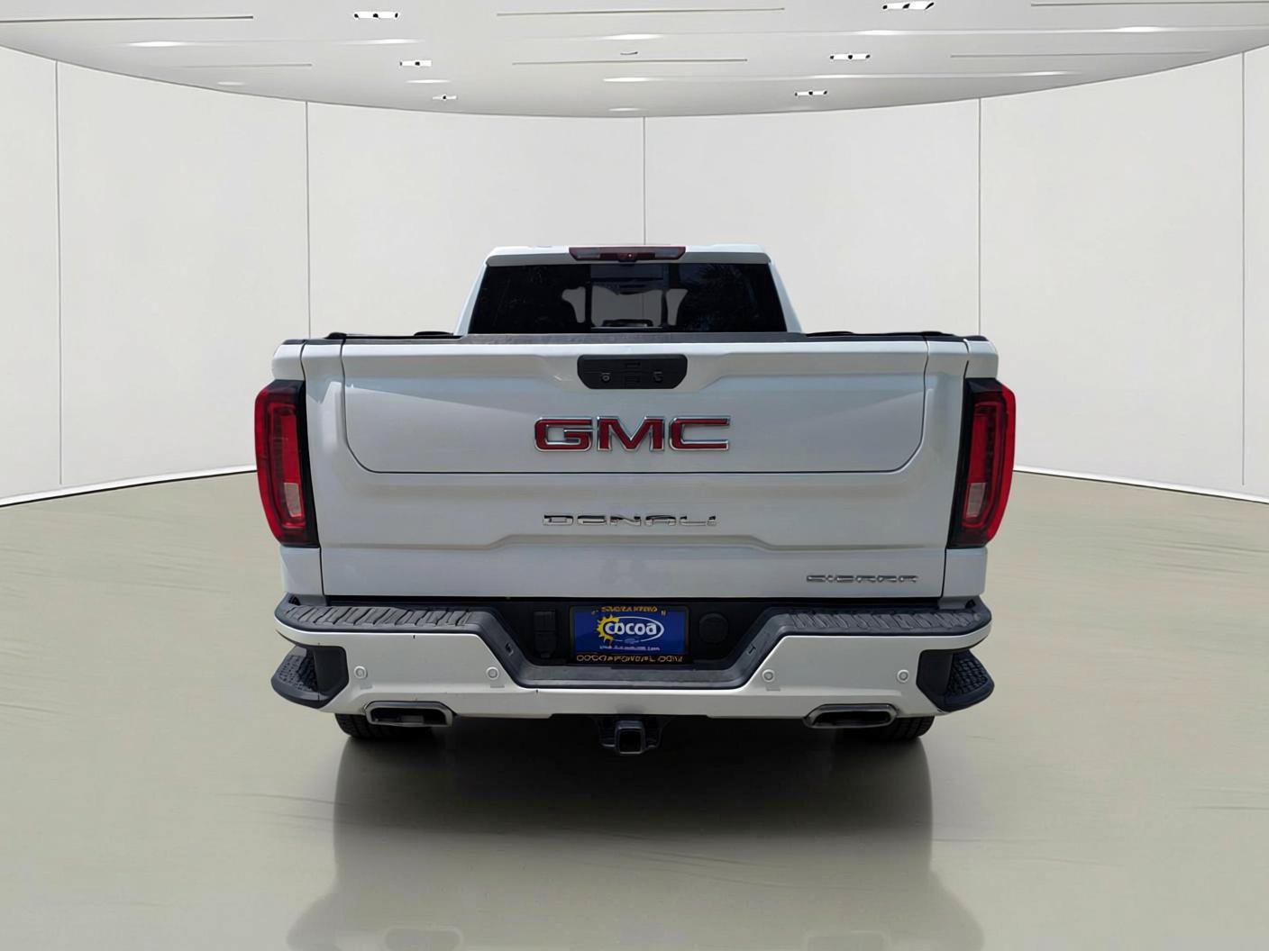 Used 2022 GMC Sierra 1500 Denali w/ Denali Reserve Package AWD/4WD image 7