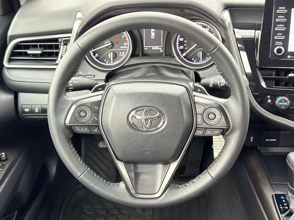 Used 2023 Toyota Camry SE image 9