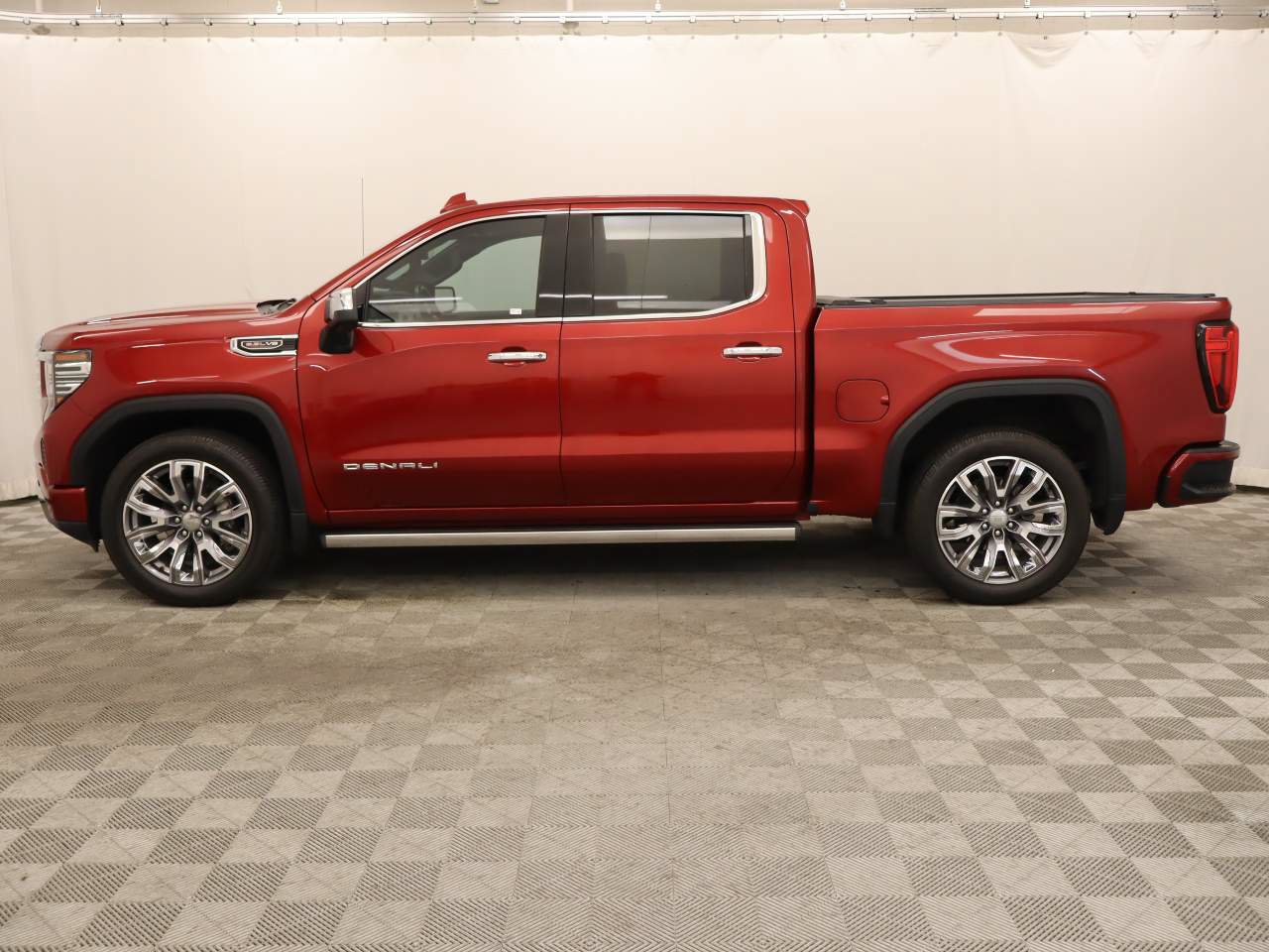 Used 2023 GMC Sierra 1500 Denali w/ Denali Reserve Package AWD/4WD image 2