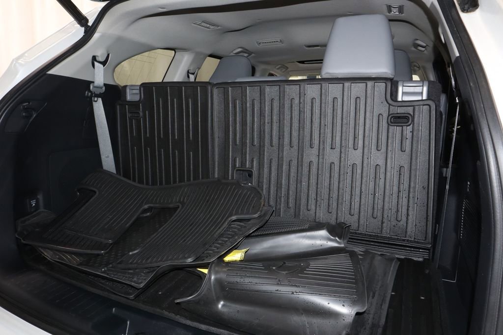 Used 2023 Toyota Highlander Limited image 15