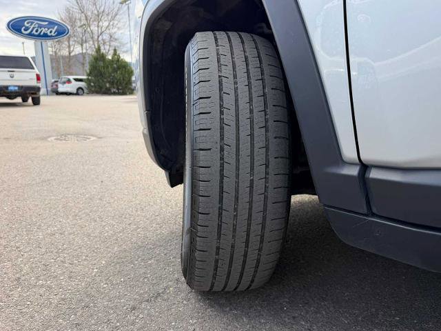 Used 2024 Jeep Compass Latitude image 30