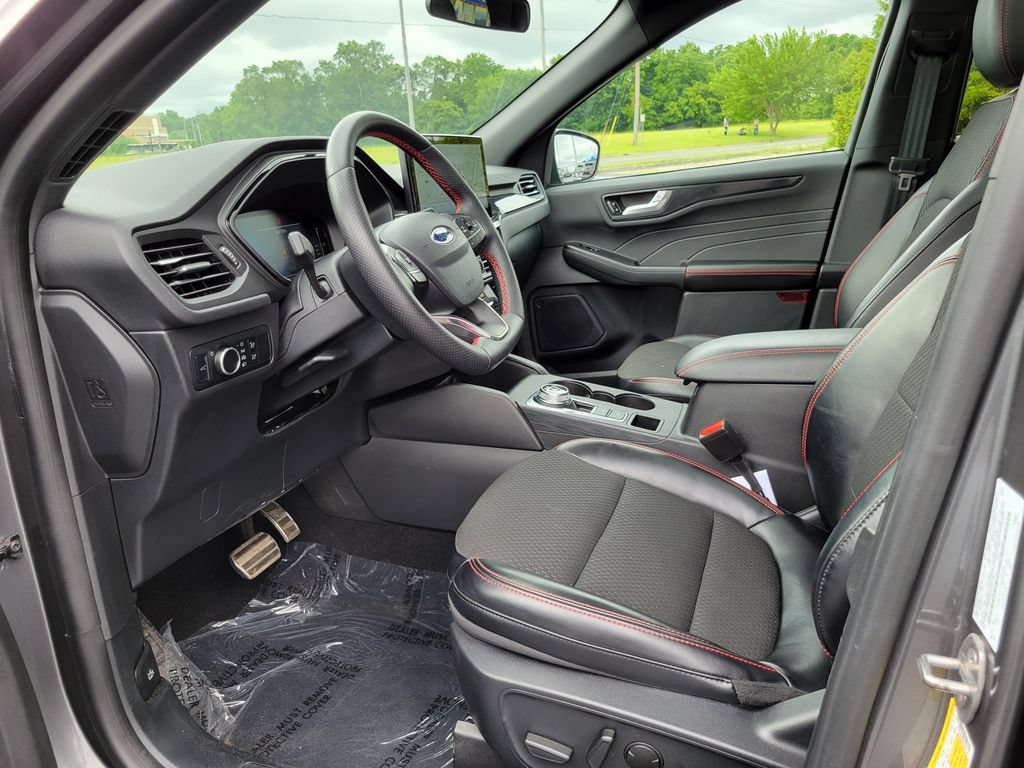 Certified 2024 Ford Escape ST-Line w/ Tech Pack #1 AWD/4WD image 8