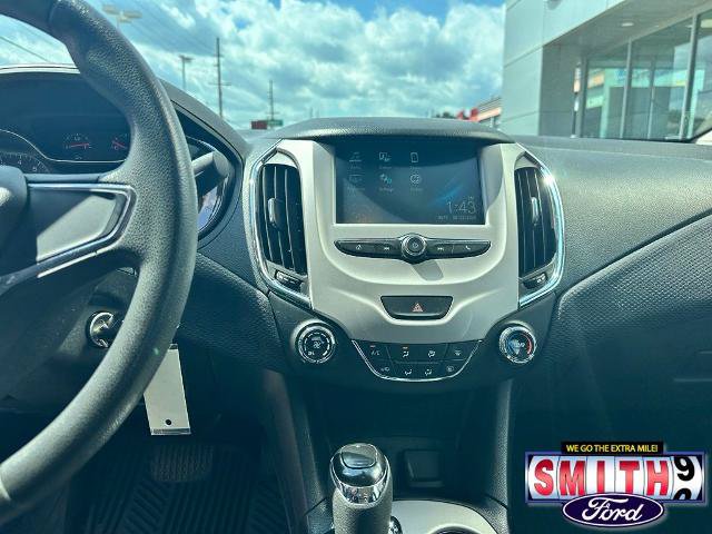 Used 2017 Chevrolet Cruze LS FWD image 14