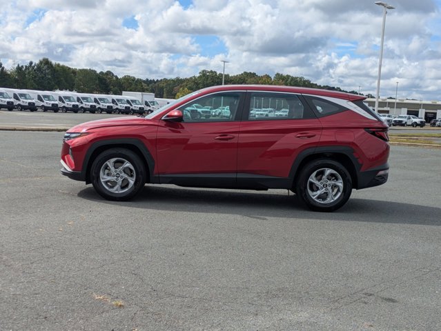 Used 2024 Hyundai Tucson SE image 2