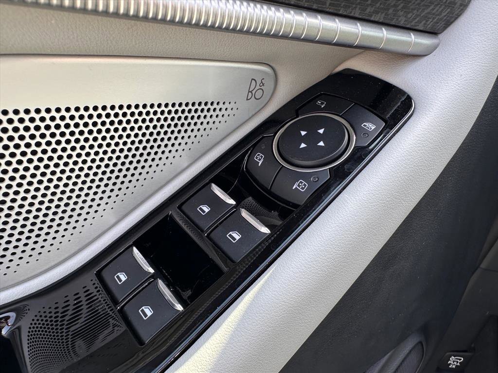 Certified 2025 Ford Explorer Platinum w/ Ultimate Package image 16