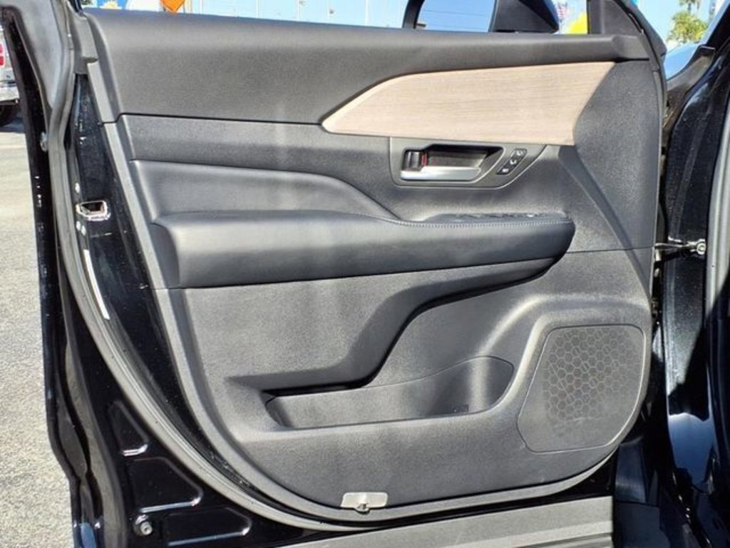 Used 2024 Toyota Grand Highlander Platinum image 85