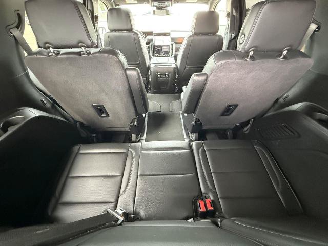 Used 2025 GMC Yukon Denali AWD/4WD image 11