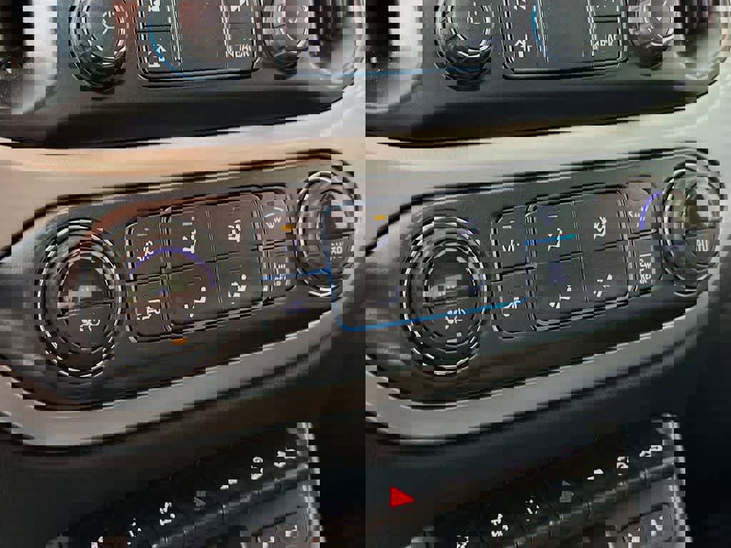 Used 2020 Chevrolet Colorado ZR2 image 17