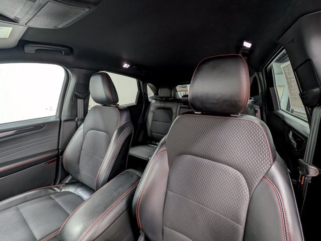 Certified 2025 Ford Escape ST-Line Select AWD/4WD image 13